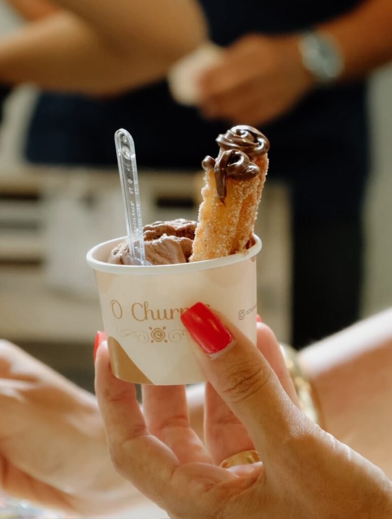 Copo de churros com Nutella e sorvete de chocolate